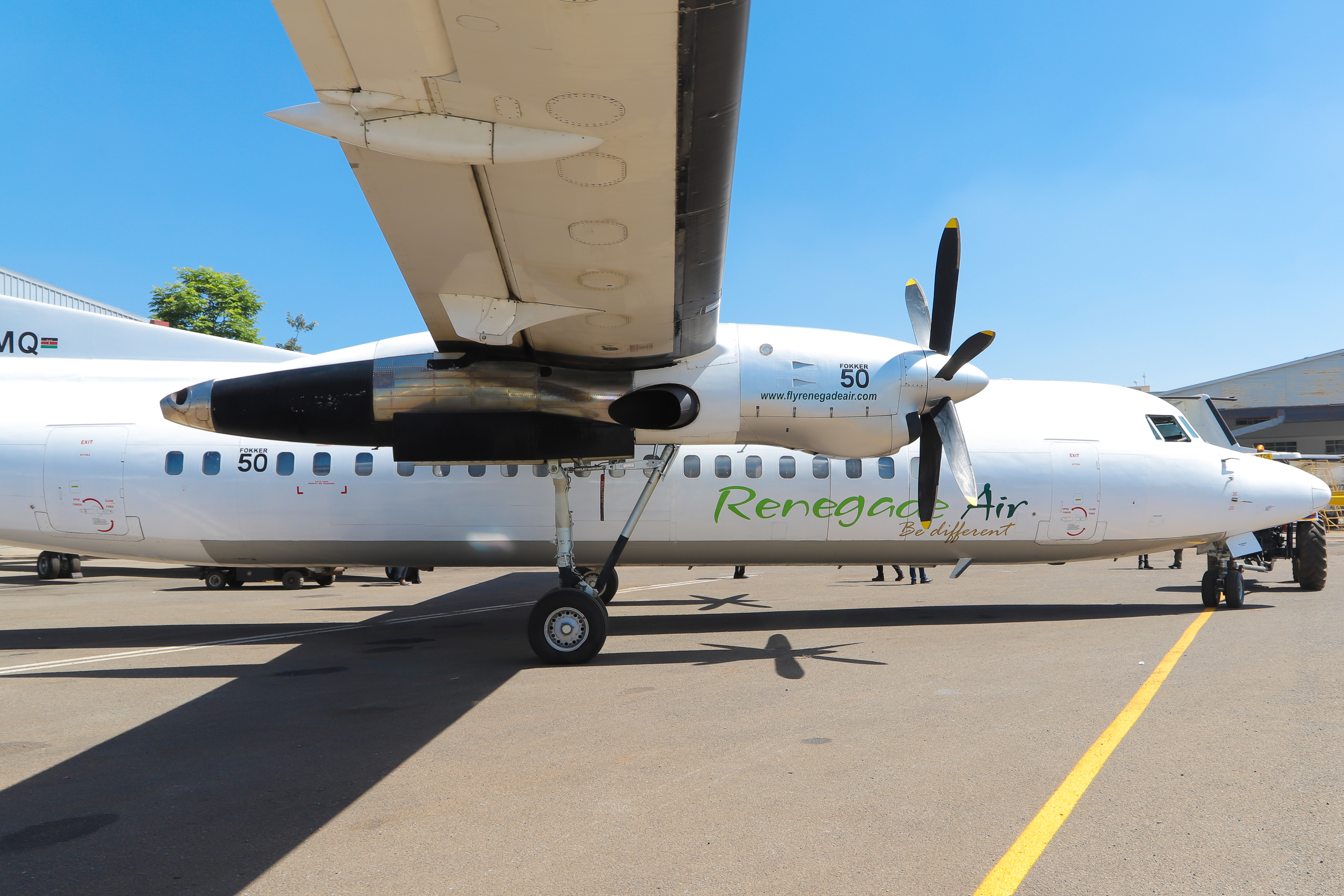 Dash 8-200